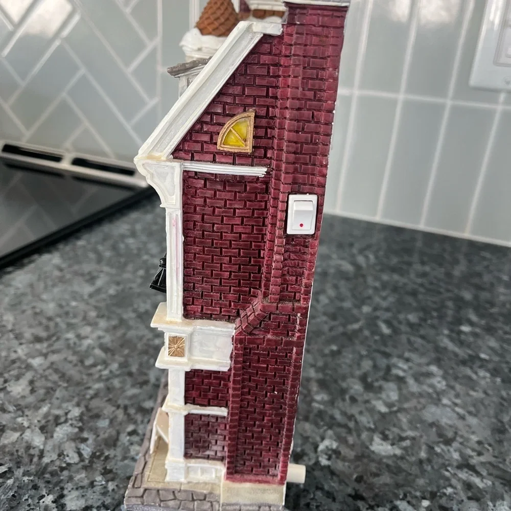 Lemax Essex Street Facade Village Shops Lighted Hanging Wall Setting 45094